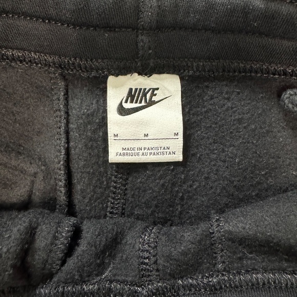 Men’s Nike Joggers - Picture 3 of 3
